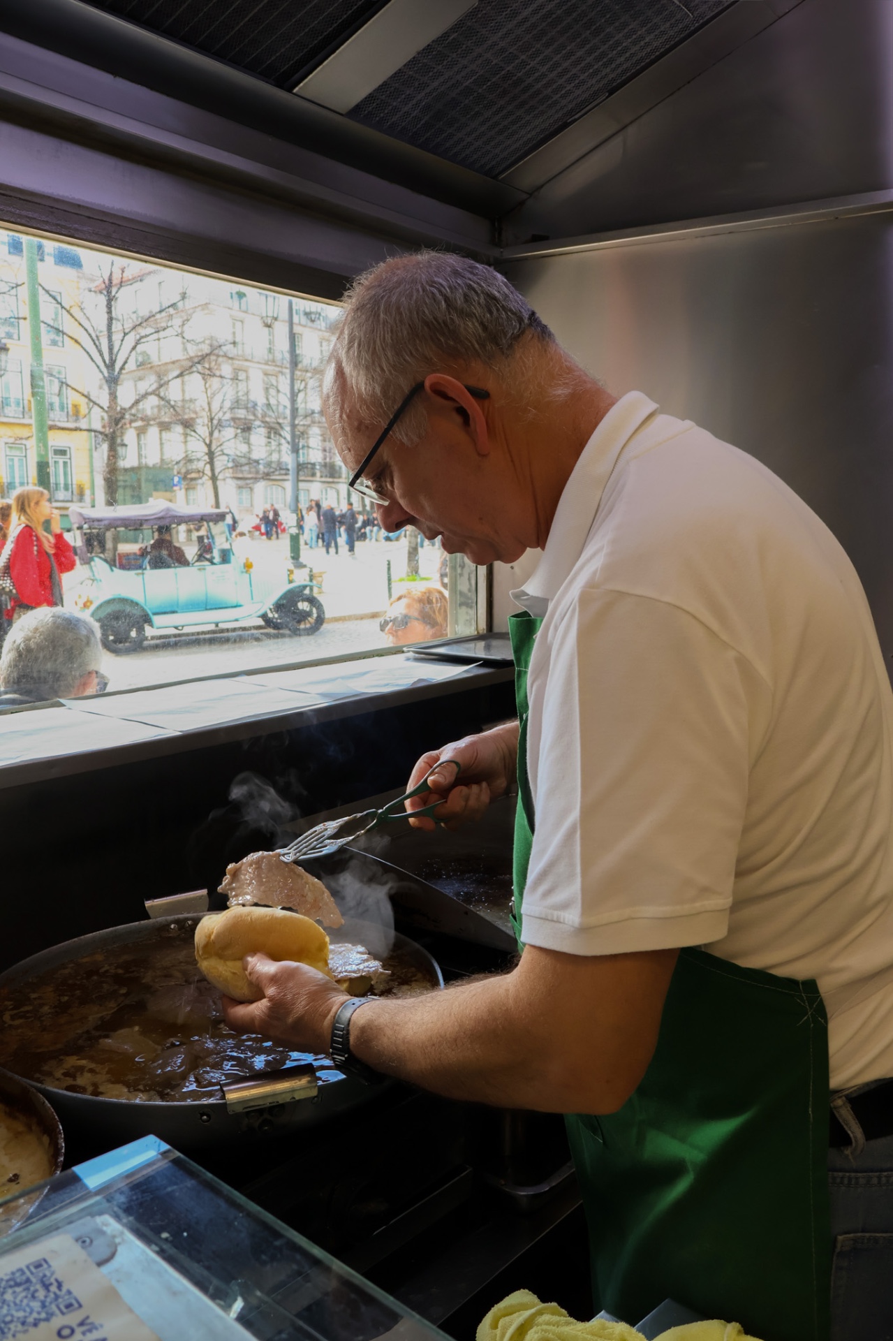 A century-old tavern in 'Chiado'