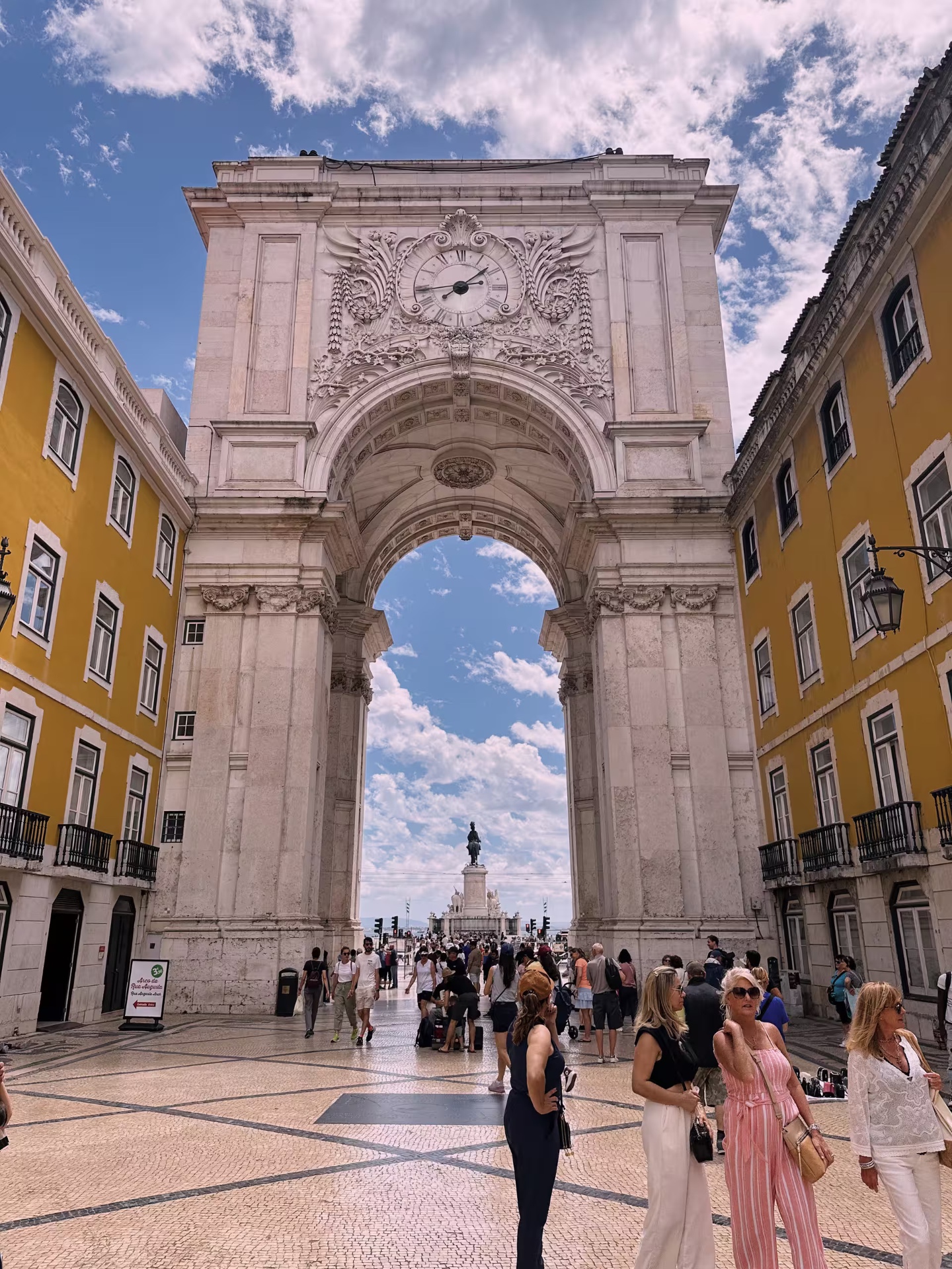 Prepare for sweets, walking 'Baixa'